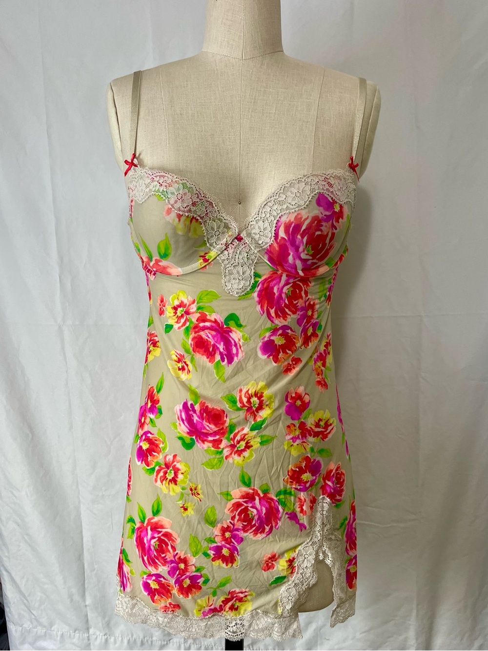 Victoria’s Secret Y2K 2013 36B small Lacey lingerie slip bra flower sexy